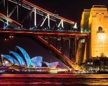 Sydney by Night Private Tour - the original and the best Sydney night tour. This tour stops at all best vantage points to view and photograph Sydney at night. Stop at Harry's Cafe De Wheels at Woolloomooloo and enjoy visiting the best pubs in The Rocks, Sydney.